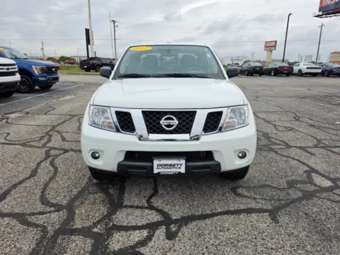 Photos of 2017 Nissan Frontier SV V6 for sale in Terre Haute, IN at Dorsett Hyundai