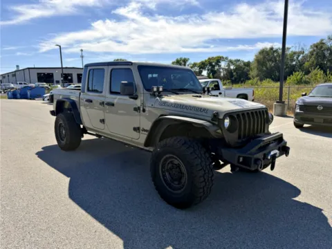 More photos of 2020 Jeep Gladiator Sport at Dorsett Hyundai, IN
