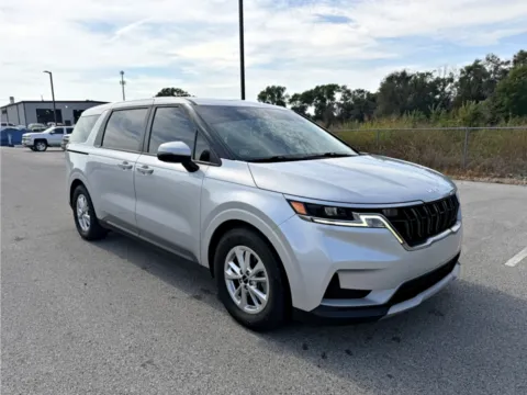 More photos of 2023 Kia Carnival LX at Dorsett Hyundai, IN