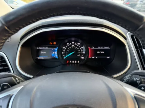 More photos of 2016 Ford Edge SEL at Dorsett Hyundai, IN