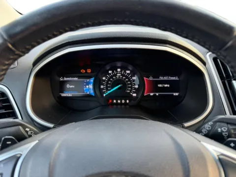More photos of 2016 Ford Edge SEL at Dorsett Hyundai, IN