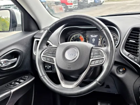 More photos of 2019 Jeep Cherokee Latitude Plus at Dorsett Hyundai, IN
