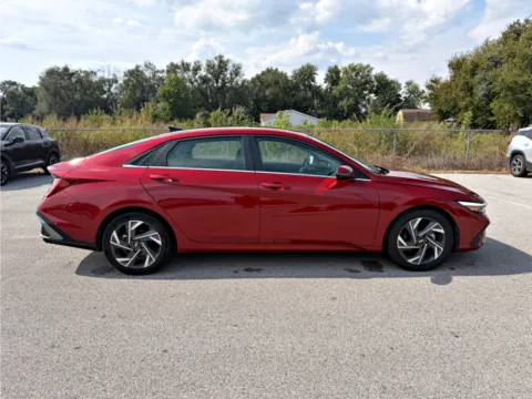 More photos of 2025 Hyundai Elantra Limited at Dorsett Hyundai, IN