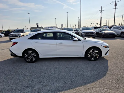 More photos of 2026 Hyundai Elantra Limited at Dorsett Hyundai, IN