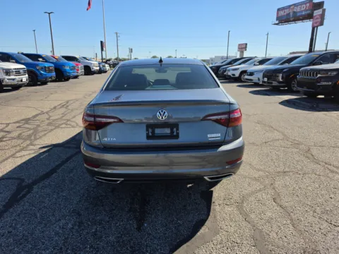 More photos of 2019 Volkswagen Jetta SEL Premium at Dorsett Hyundai, IN