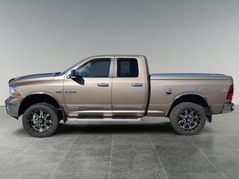 Photos of 2009 Dodge Ram Pickup 1500 SLT for sale in Terre Haute, IN at Dorsett Hyundai