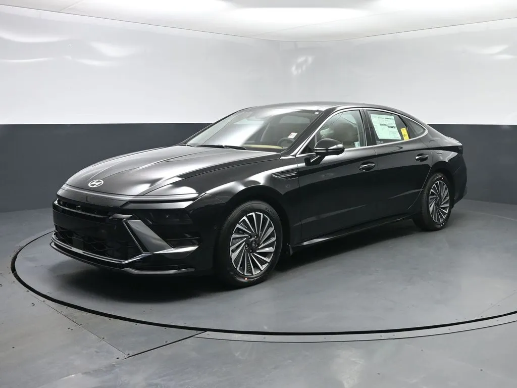 2025 Hyundai Sonata Hybrid Limited for sale in Terre Haute, IN