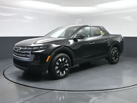 Black 2025 Hyundai Santa Cruz SE for sale in Terre Haute, IN