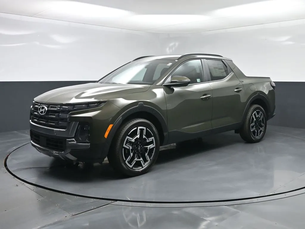 Green 2025 Hyundai Santa Cruz Limited for sale in Terre Haute, IN