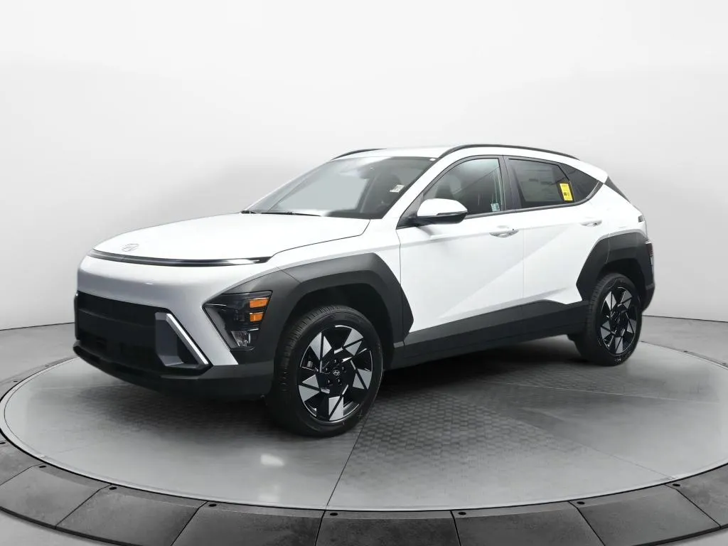 White 2025 Hyundai Kona SEL for sale in Terre Haute, IN
