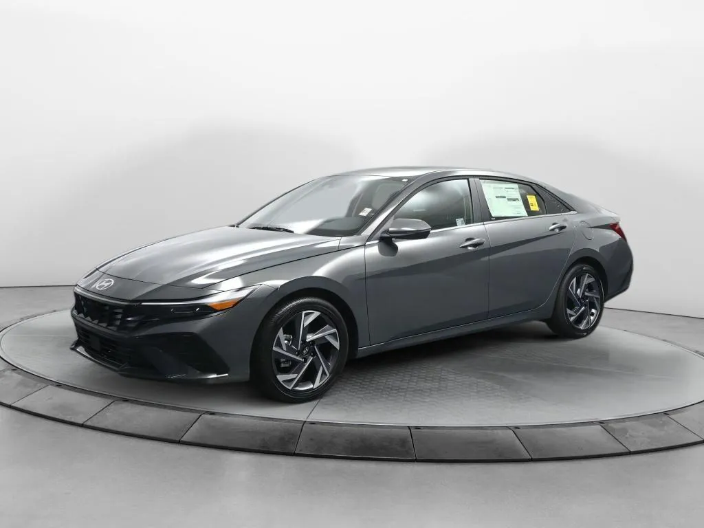 2025 Hyundai Elantra Limited for sale in Terre Haute, IN
