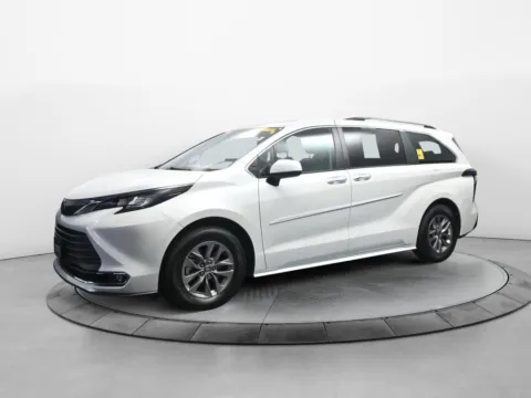 White 2023 Toyota Sienna XLE for sale in Terre Haute, IN