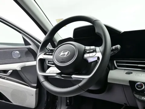 More photos of 2025 Hyundai Elantra Hybrid Limited at Dorsett Hyundai, IN