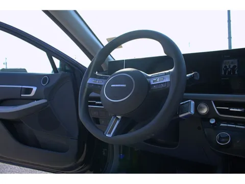More photos of 2025 Hyundai Sonata SEL at Dorsett Hyundai, IN