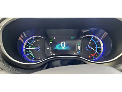 More photos of 2018 Chrysler Pacifica Hybrid Limited at Dorsett Hyundai, IN