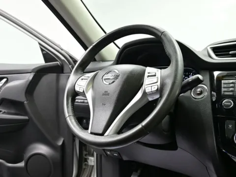 More photos of 2015 Nissan Rogue SL at Dorsett Hyundai, IN