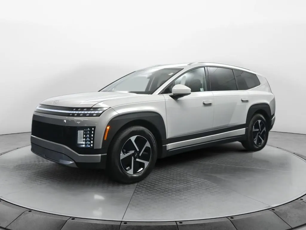 Gray 2026 Hyundai IONIQ 9 SE for sale in Terre Haute, IN