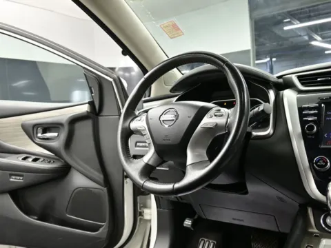 More photos of 2017 Nissan Murano SL at Dorsett Hyundai, IN