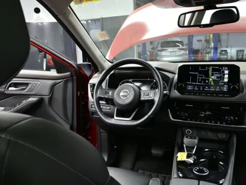 More photos of 2021 Nissan Rogue SL at Dorsett Hyundai, IN