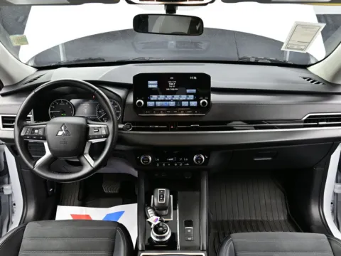 Photos of 2024 Mitsubishi Outlander SE for sale in Terre Haute, IN at Dorsett Hyundai