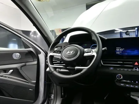 More photos of 2025 Hyundai Elantra Hybrid Limited at Dorsett Hyundai, IN