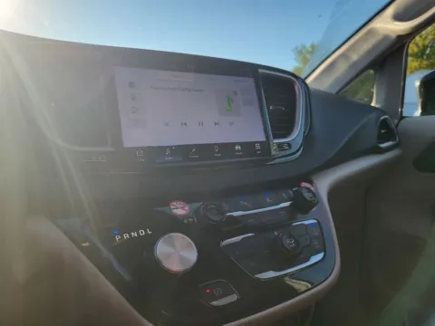 More photos of 2024 Chrysler Pacifica Touring L at Dorsett Hyundai, IN