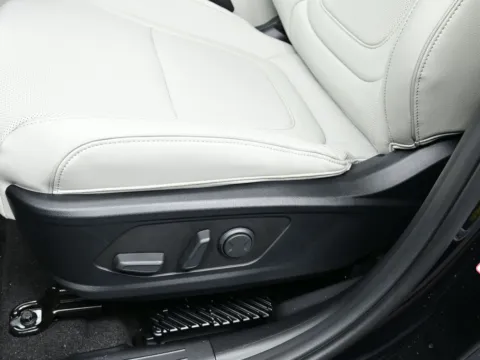 More photos of 2026 Hyundai Tucson Limited at Dorsett Hyundai, IN