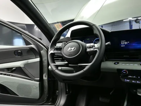 More photos of 2025 Hyundai Elantra Hybrid Limited at Dorsett Hyundai, IN