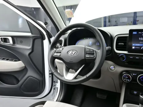 More photos of 2025 Hyundai Venue SEL at Dorsett Hyundai, IN
