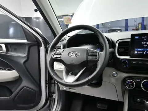 More photos of 2025 Hyundai Venue SEL at Dorsett Hyundai, IN