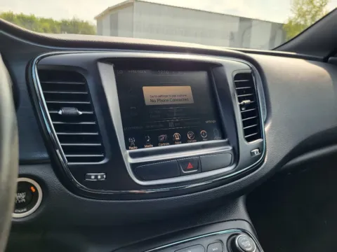 More photos of 2016 Chrysler 200 S at Dorsett Hyundai, IN