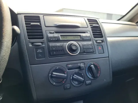 More photos of 2011 Nissan Versa 1.8 S at Dorsett Hyundai, IN