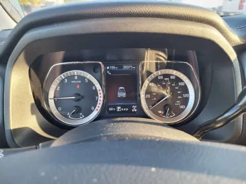 More photos of 2019 Nissan Titan PRO-4X at Dorsett Hyundai, IN