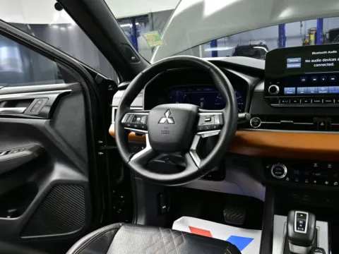 More photos of 2023 Mitsubishi Outlander PHEV 40th Anniversary at Dorsett Hyundai, IN