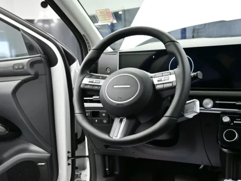 More photos of 2025 Hyundai Tucson Hybrid Limited at Dorsett Hyundai, IN