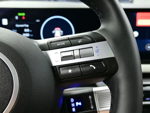More photos of 2025 Hyundai Tucson Hybrid Limited at Dorsett Hyundai, IN