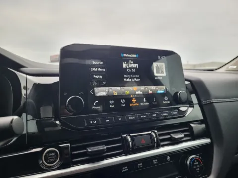 More photos of 2024 Nissan Pathfinder Platinum at Dorsett Hyundai, IN