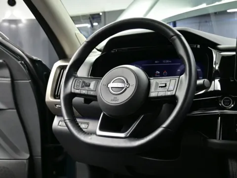 More photos of 2023 Nissan Pathfinder Platinum at Dorsett Hyundai, IN