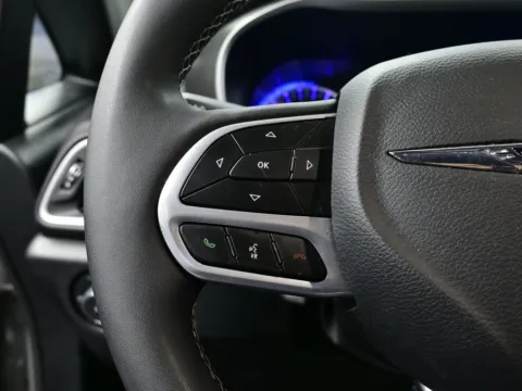 More photos of 2025 Chrysler Pacifica Select at Dorsett Hyundai, IN