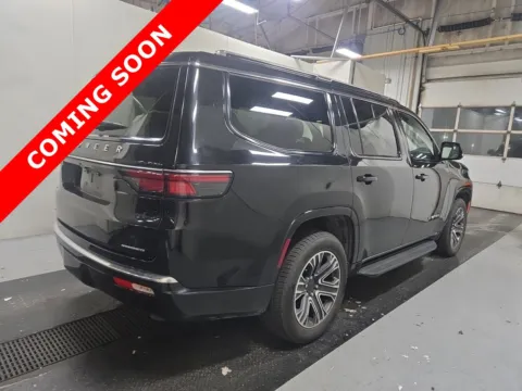 More photos of 2023 Jeep Wagoneer Series II at Auto Boutique Ohio, OH
