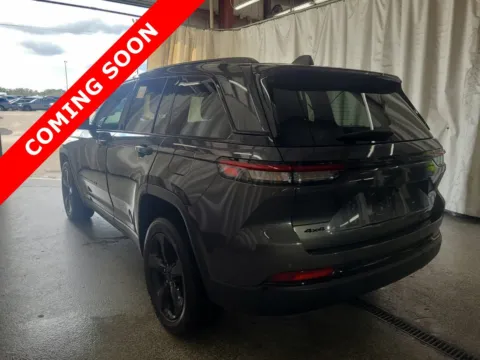 Another view of 2023 Jeep Grand Cherokee Altitude for sale in Columbus, OH at Auto Boutique Ohio