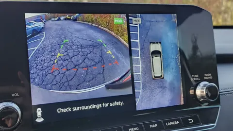 More photos of 2022 Mitsubishi Outlander SE at Auto Boutique Ohio, OH