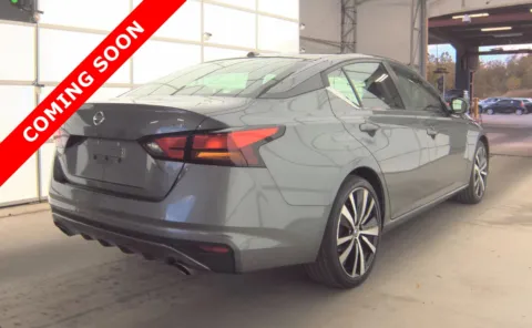More photos of 2021 Nissan Altima 2.5 SR at Auto Boutique Ohio, OH