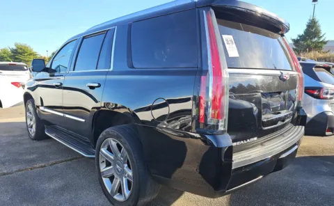 More photos of 2018 Cadillac Escalade Luxury at Auto Boutique Ohio, OH
