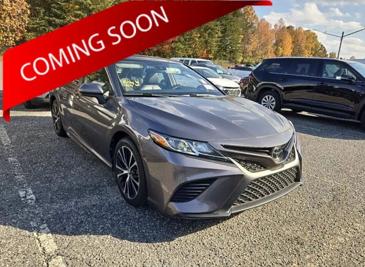 Gray 2020 Toyota Camry SE for sale in Columbus, OH