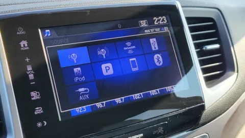 More photos of 2018 Honda Pilot EX-L at Auto Boutique Ohio, OH