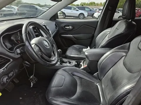 More photos of 2019 Jeep Cherokee Limited at Auto Boutique Ohio, OH