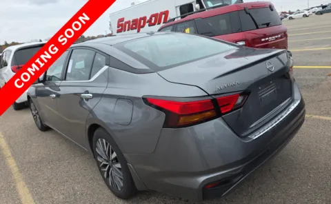 More photos of 2023 Nissan Altima 2.5 SV at Auto Boutique Ohio, OH