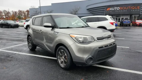 More photos of 2015 Kia Soul at Auto Boutique Ohio, OH