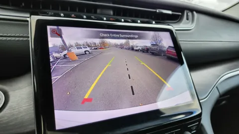 More photos of 2023 Jeep Grand Cherokee Limited at Auto Boutique Ohio, OH